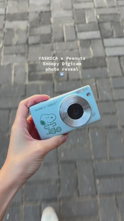 YASHICA x Snoopy Digital Camera Y2K Retro Digicam